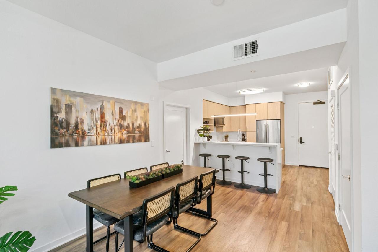 Beverly Grove Chic City Oasis 2 Bedroom Apt With Den 138 Los Ángeles Exterior foto