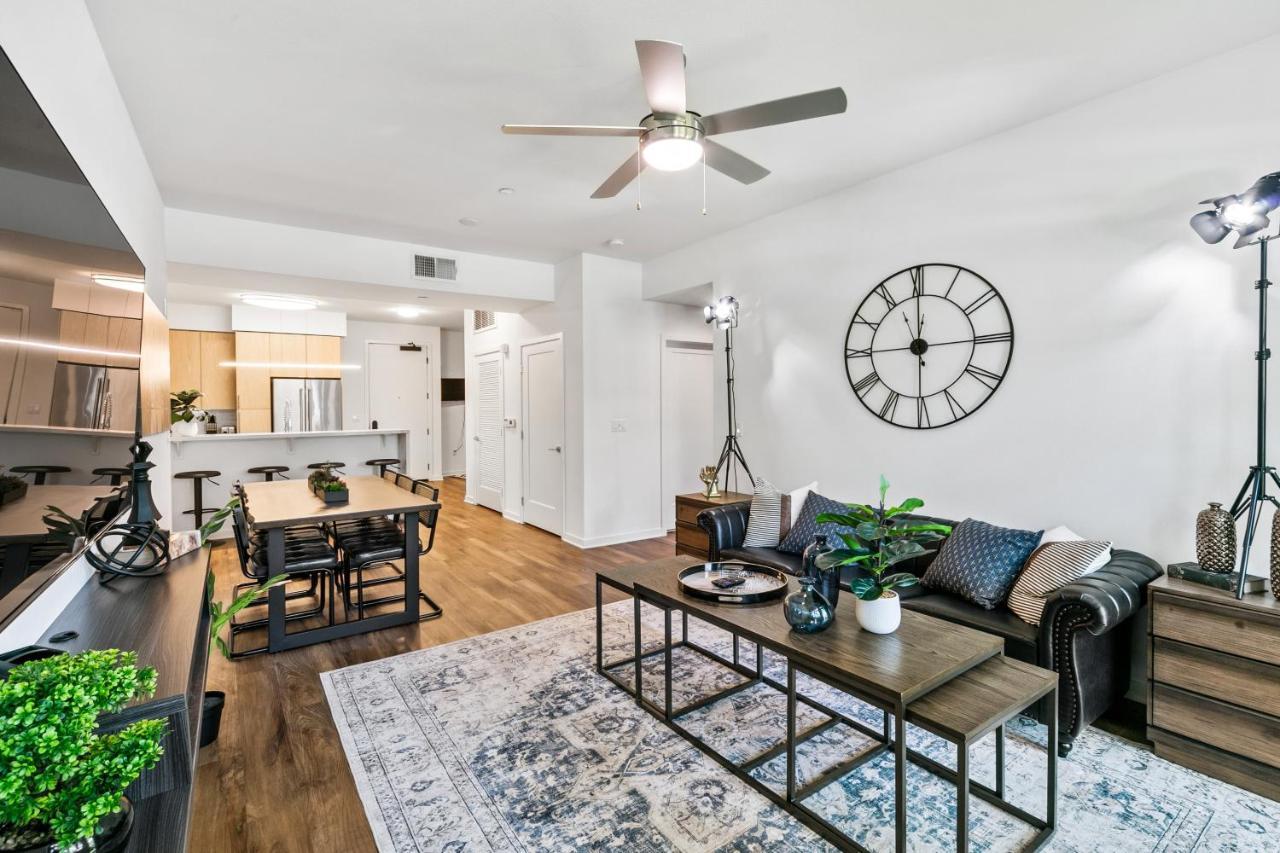 Beverly Grove Chic City Oasis 2 Bedroom Apt With Den 138 Los Ángeles Exterior foto