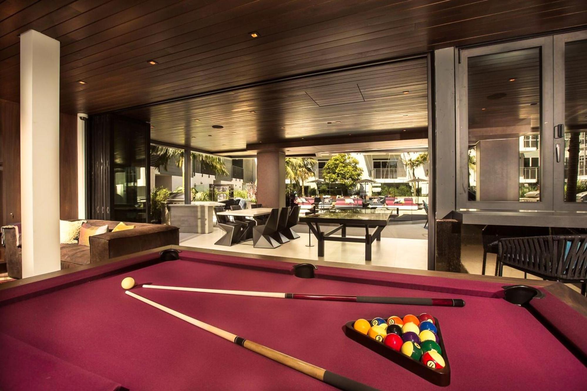 Beverly Grove Chic City Oasis 2 Bedroom Apt With Den 138 Los Ángeles Exterior foto